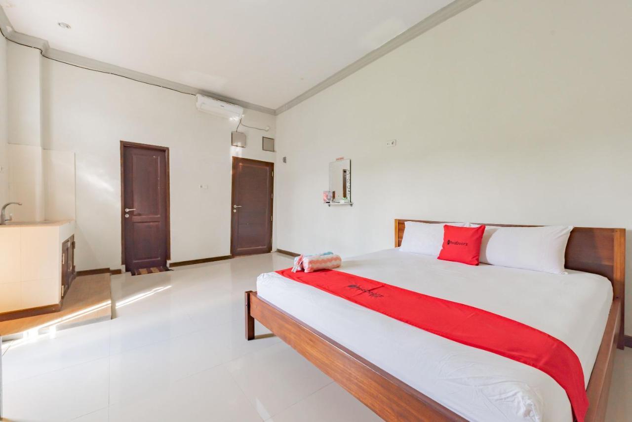 Hotel Reddoorz Near Gor Sempaja Samarinda Exterior foto