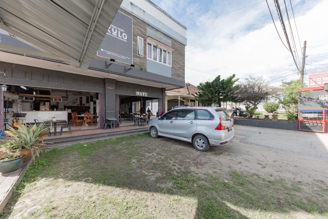 Hotel Reddoorz Near Gor Sempaja Samarinda Exterior foto